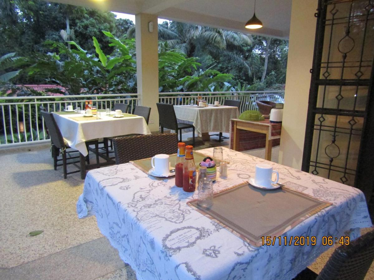 Bed and Breakfast Hospitality Connect Кампала Экстерьер фото